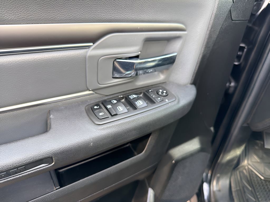 Used 2021 RAM 1500 Classic SLT image 34