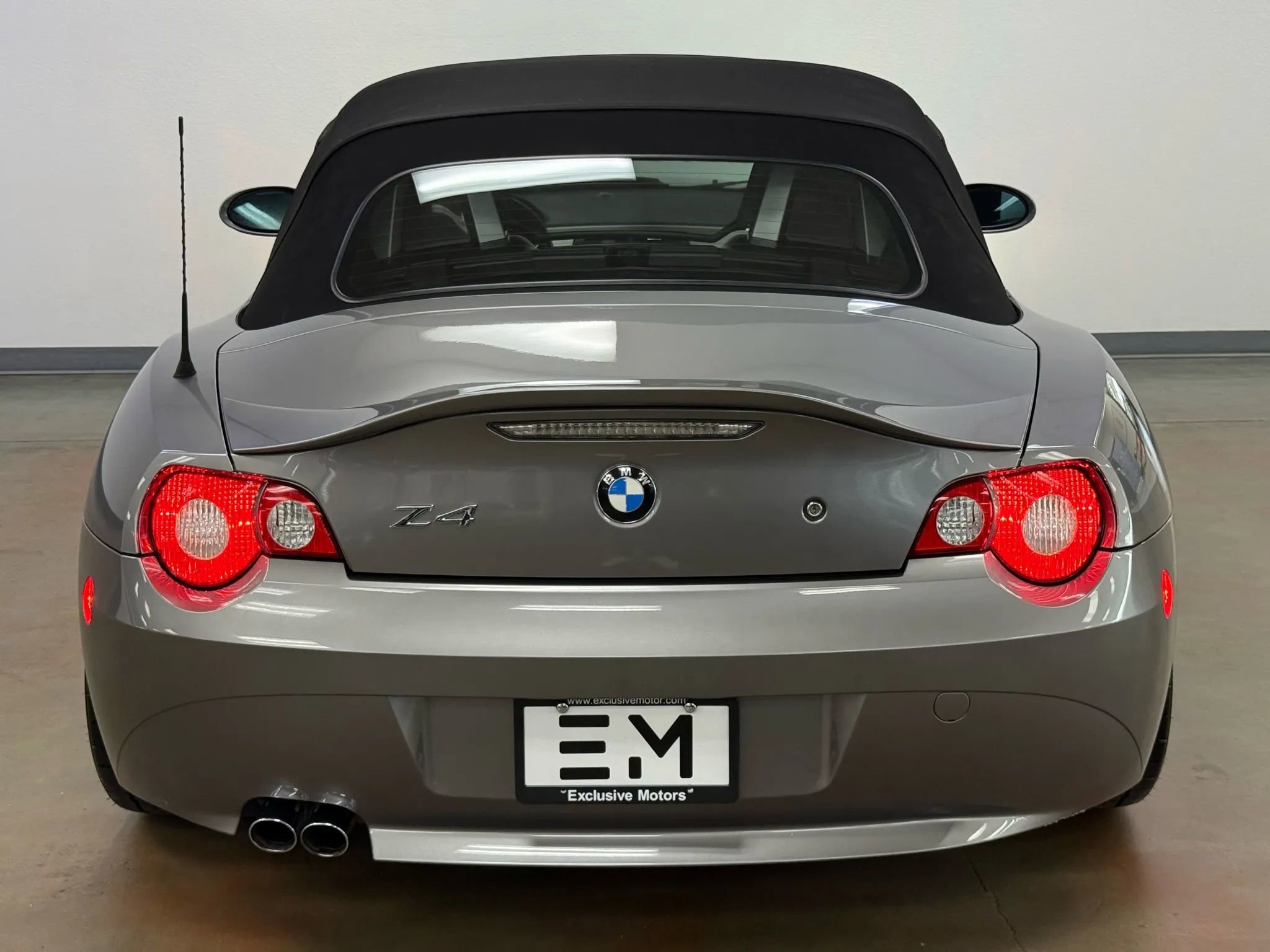 Used 2005 BMW Z4 2.5i image 7