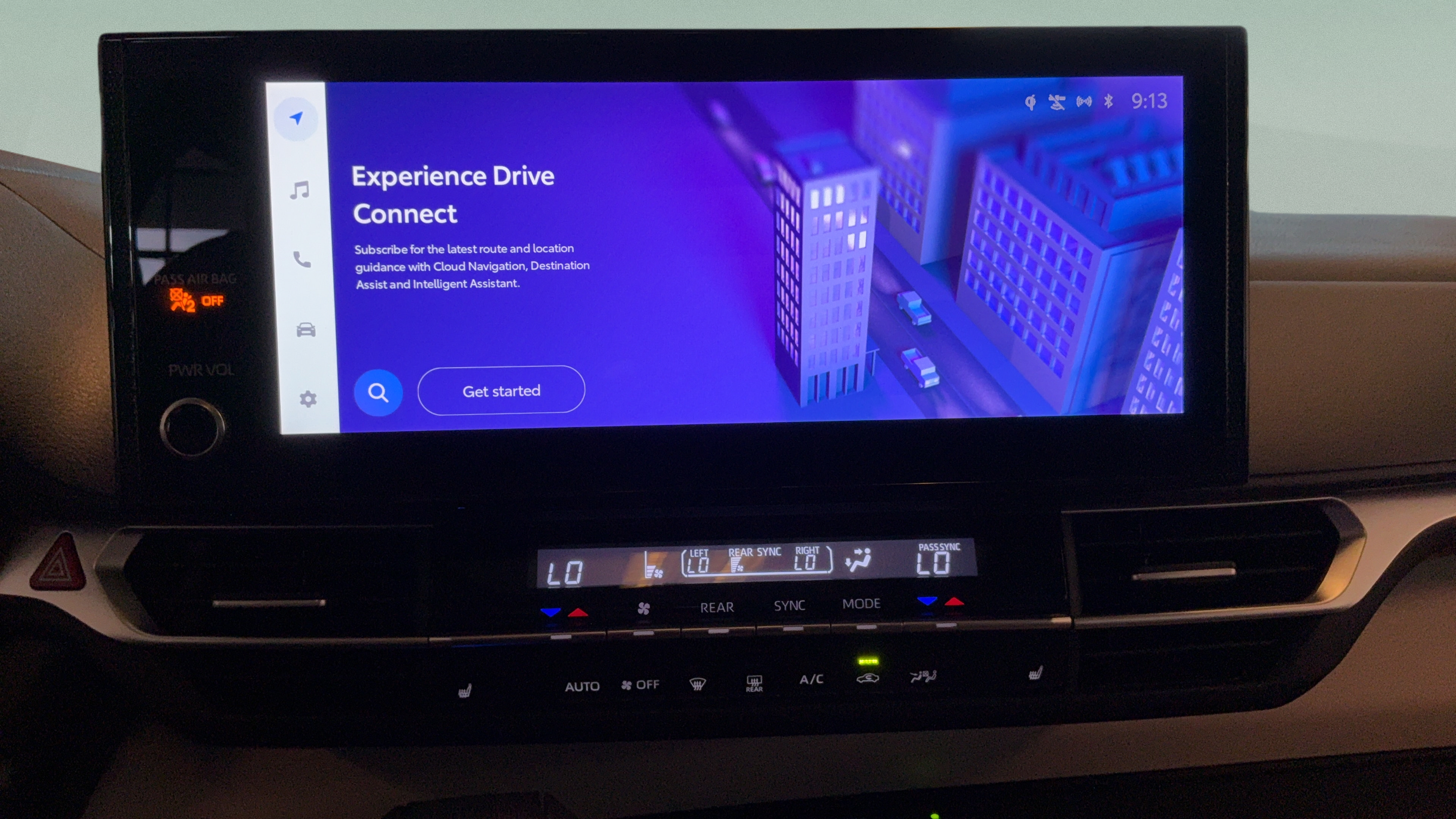Certified 2025 Toyota Sienna XLE FWD image 13
