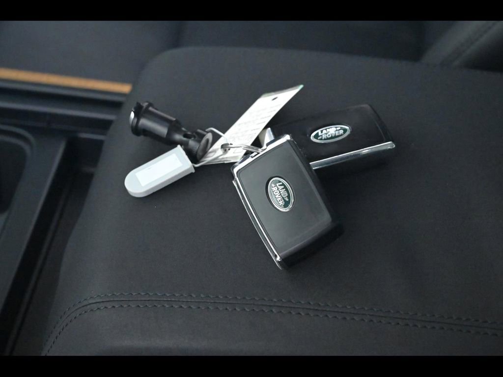 Used 2023 Land Rover Defender 110 S image 17