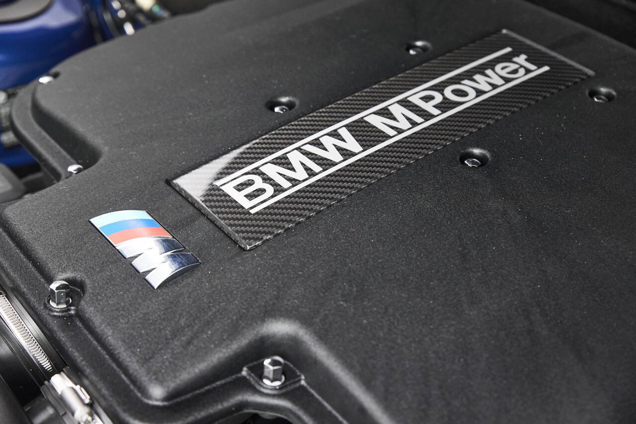 Used 2002 BMW Z8 image 97