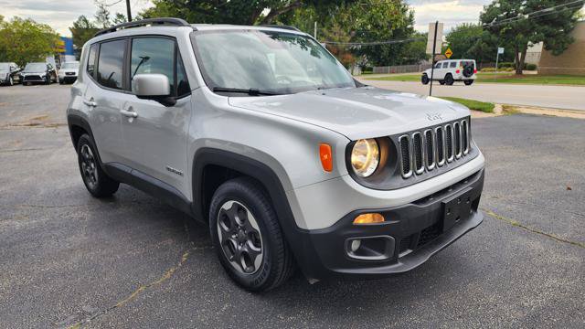Used 2015 Jeep Renegade Latitude FWD image 12
