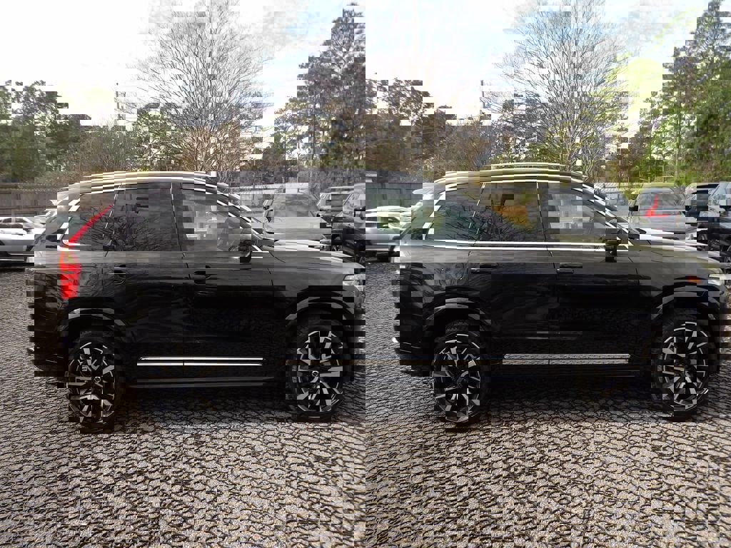 Certified 2024 Volvo XC90 B6 Plus w/ Protection Package Premier image 5