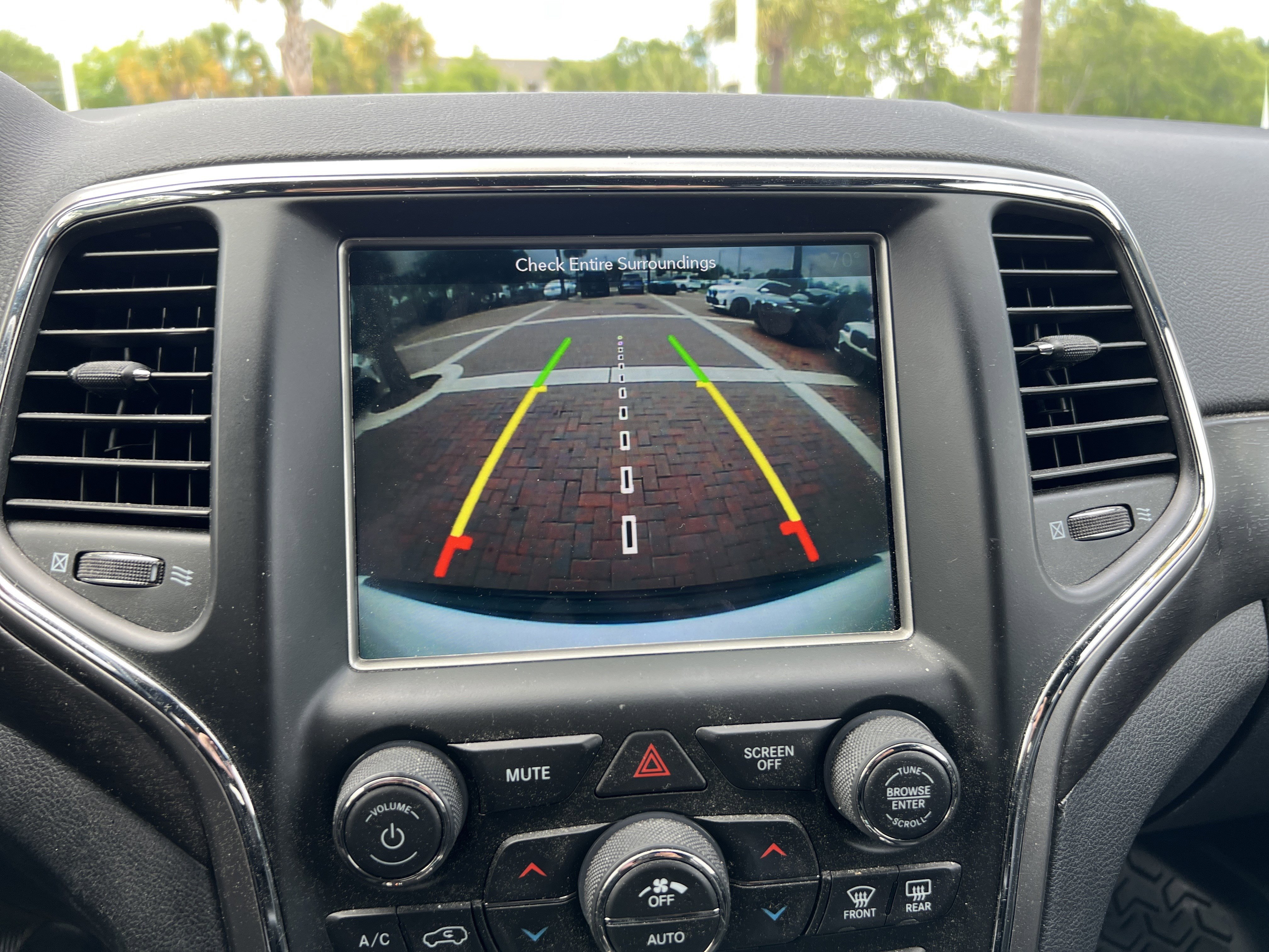 Used 2018 Jeep Grand Cherokee Altitude RWD image 25