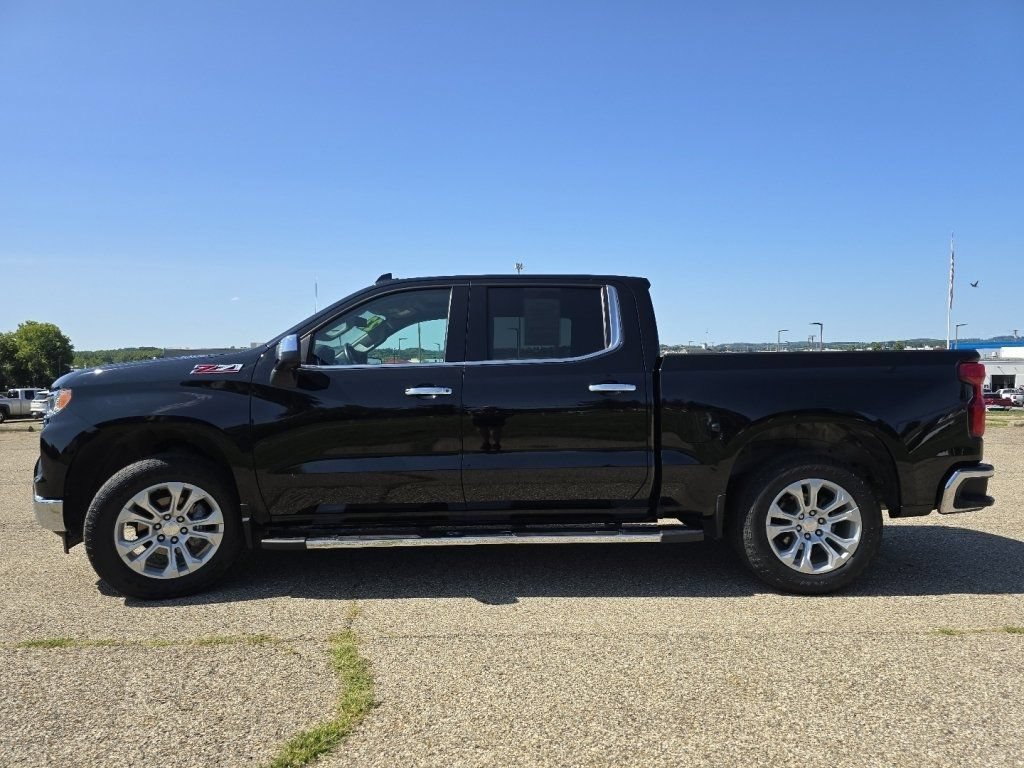 Used 2022 Chevrolet Silverado 1500 LTZ AWD/4WD image 19