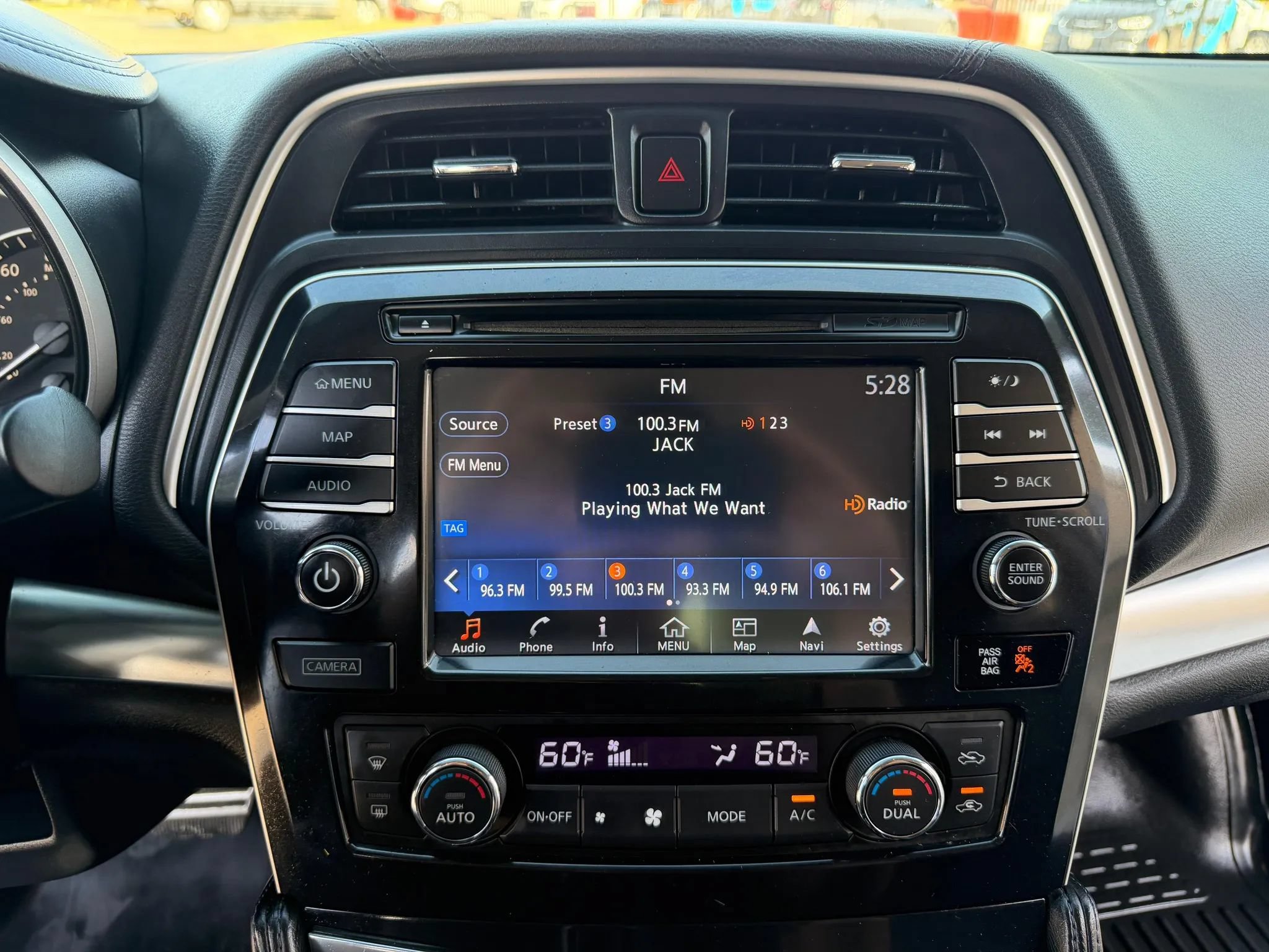 Used 2016 Nissan Maxima SR w/ Interior Lighting Package FWD image 22