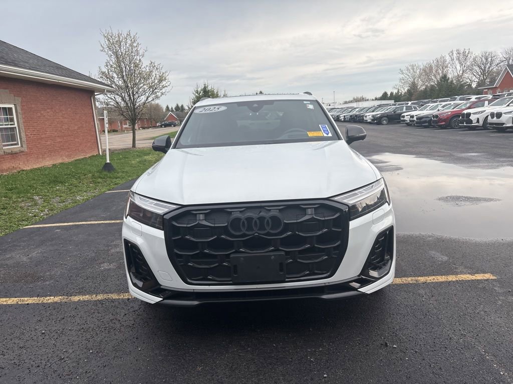 Used 2025 Audi SQ7 Prestige AWD/4WD image 9