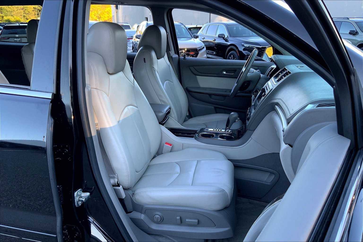 Used 2016 GMC Acadia SLT w/ Open Road Package image 7