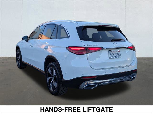 Used 2024 Mercedes-Benz GLC 300 SUV image 3