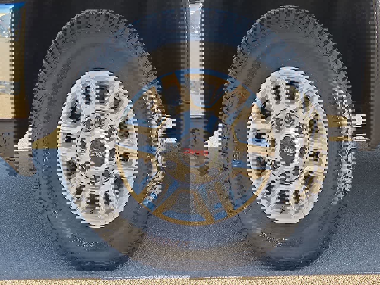 Used 2023 GMC Sierra 2500 SLE w/ SLE Convenience Package image 12