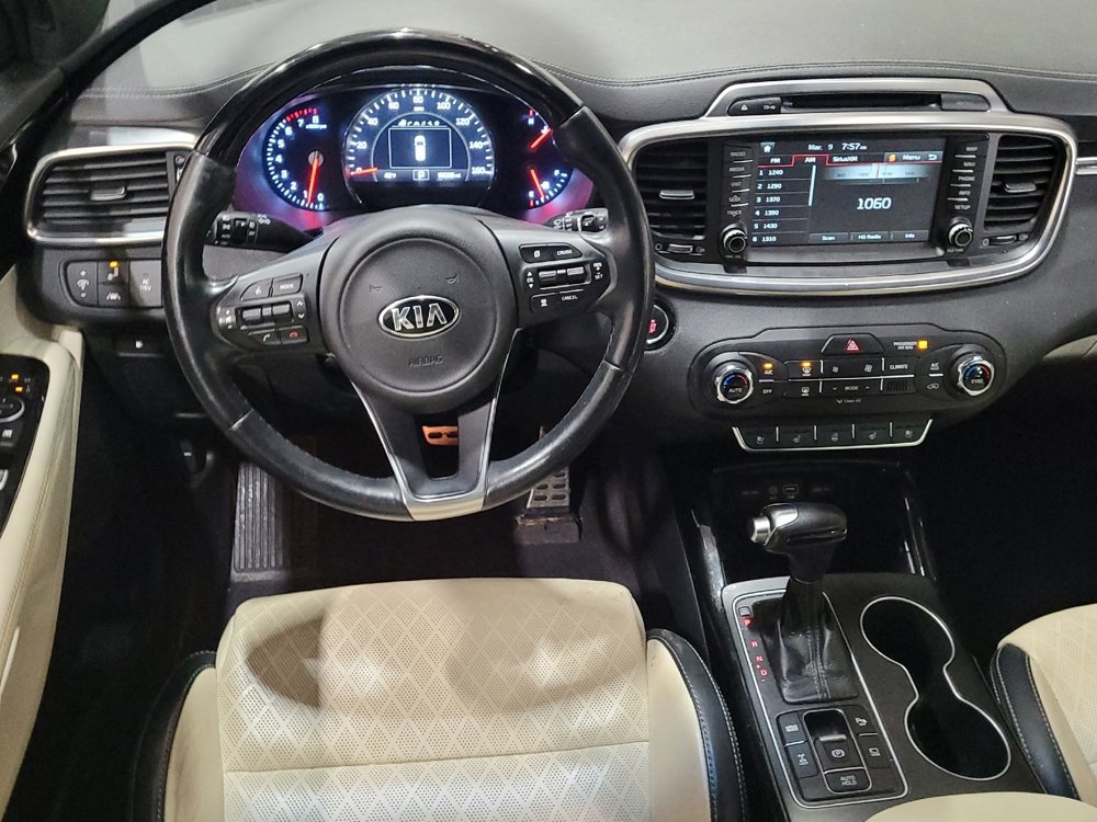 Used 2017 Kia Sorento SX image 22