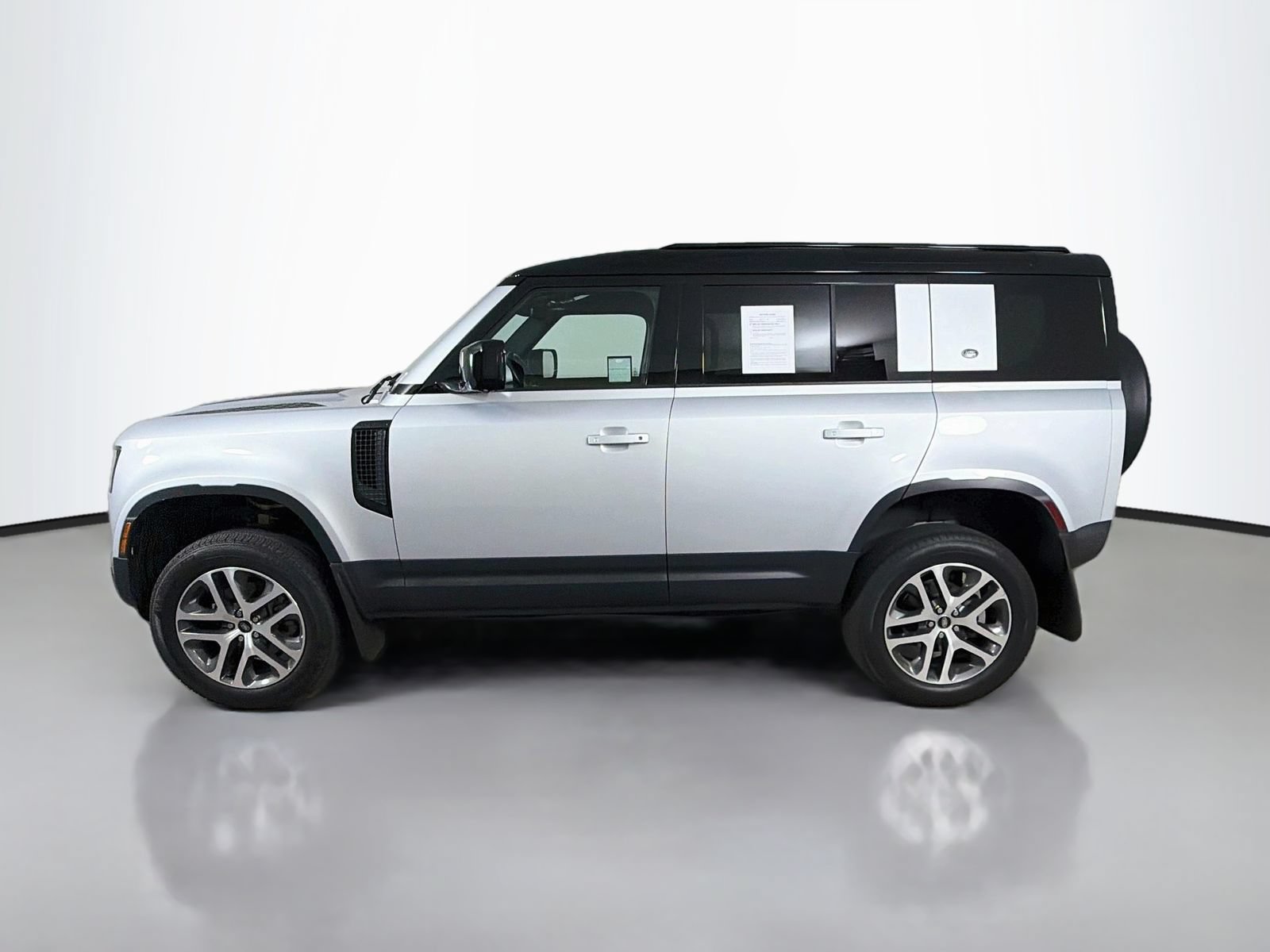 Used 2024 Land Rover Defender 110 S AWD/4WD image 2