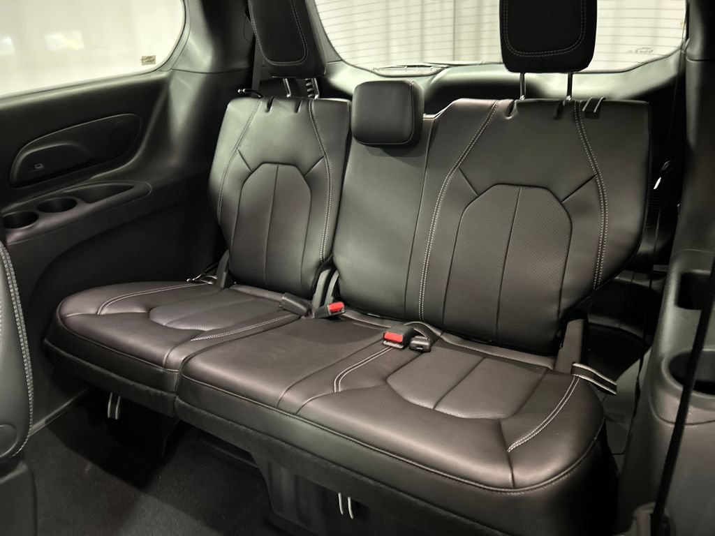 New 2027 Chrysler Pacifica Select w/ Family Tech Group FWD image 22