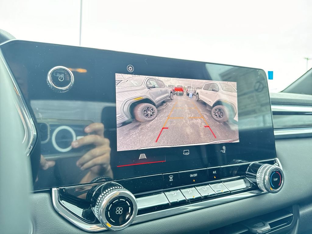 Used 2024 GMC Canyon Elevation image 23