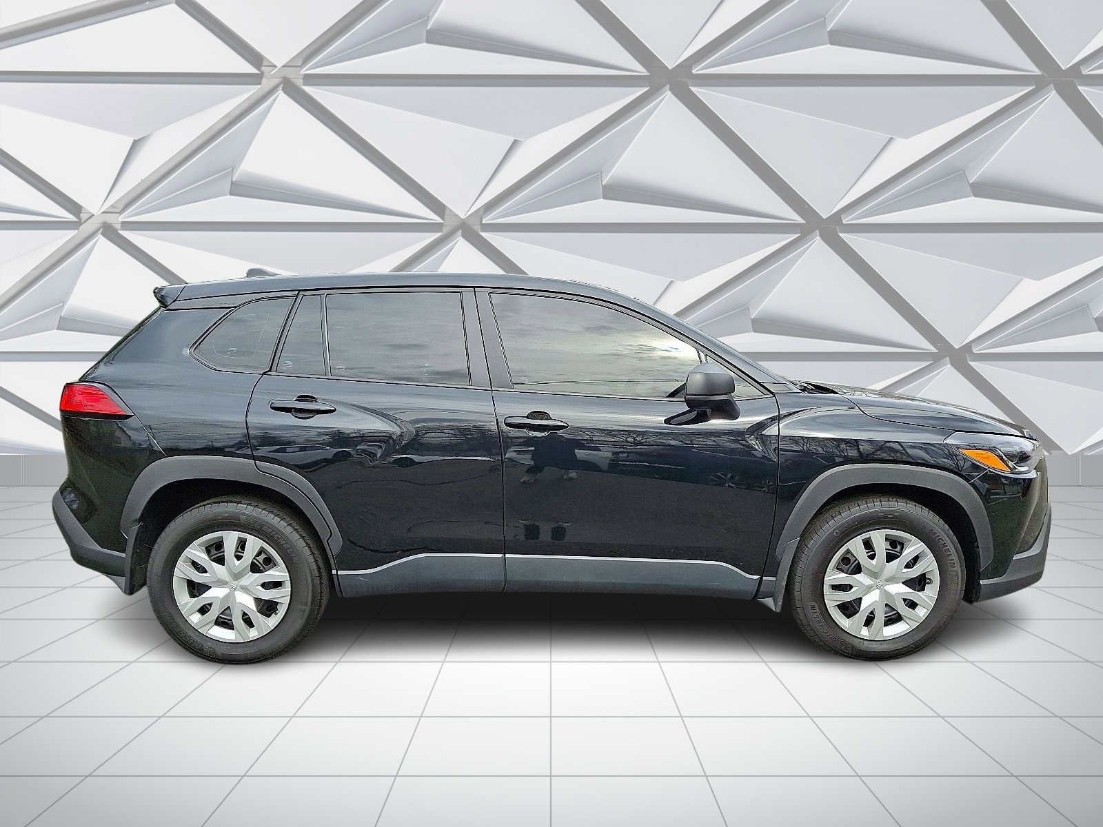 Used 2024 Toyota Corolla Cross L image 12