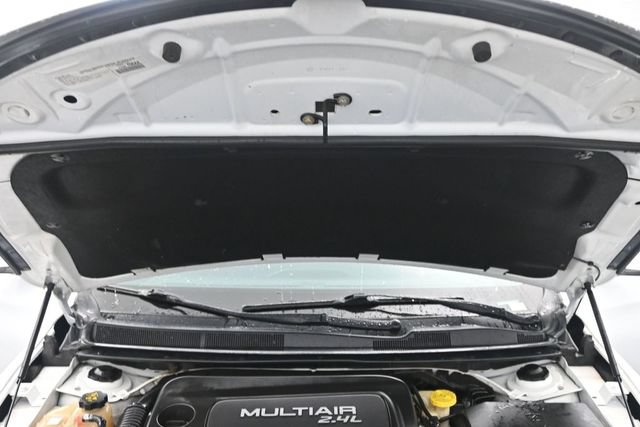 Used 2016 Chrysler 200 Limited w/ Convenience Group FWD image 34