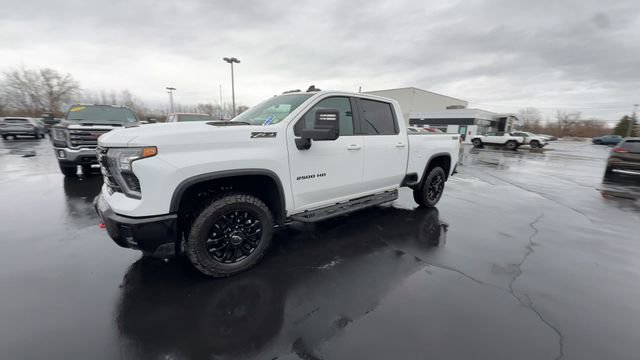 Used 2025 Chevrolet Silverado 2500 LT w/ Trail Boss Package image 4