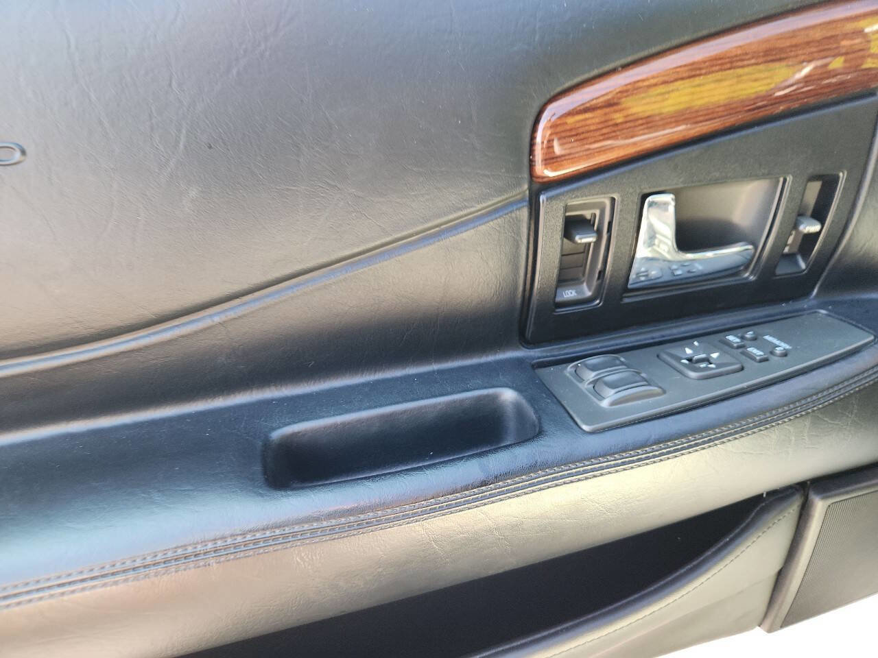 Used 2002 Cadillac Eldorado Touring w/ Preffered Equipment Group image 14