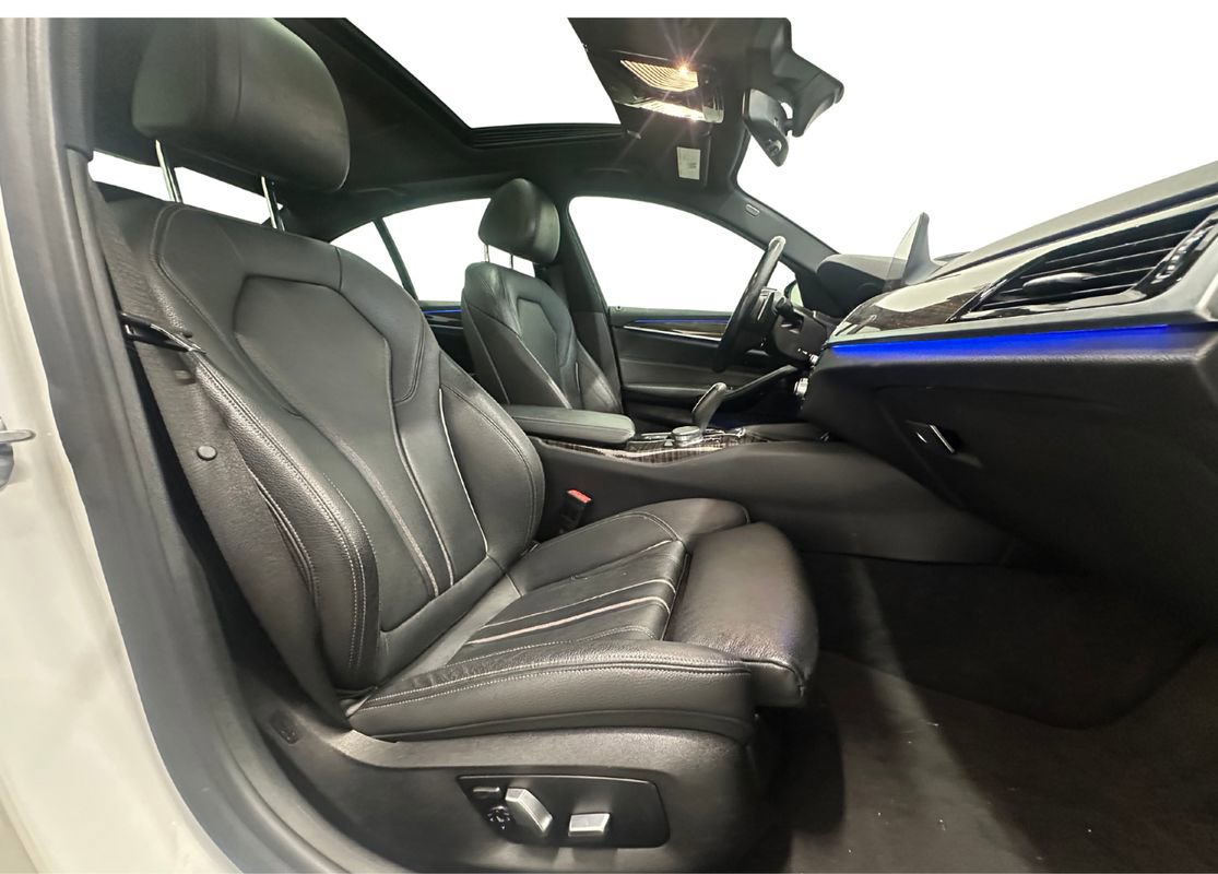 Used 2018 BMW 540i xDrive w/ Premium Package image 16
