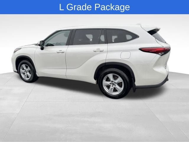 Used 2020 Toyota Highlander L AWD/4WD image 6