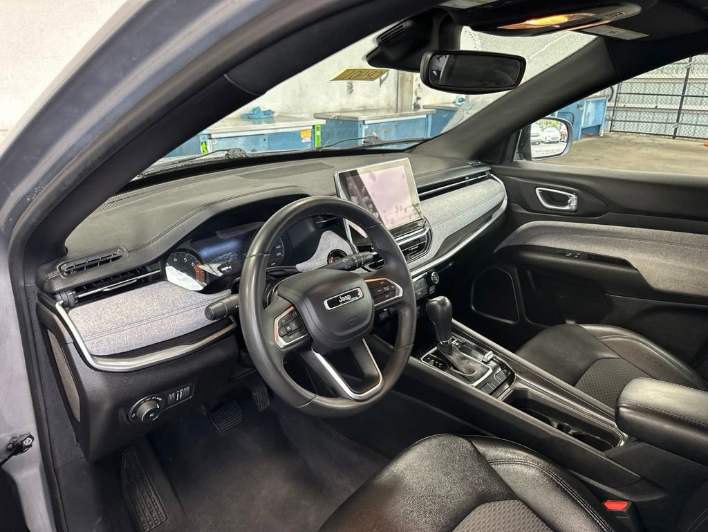 Used 2024 Jeep Compass Latitude AWD/4WD image 6
