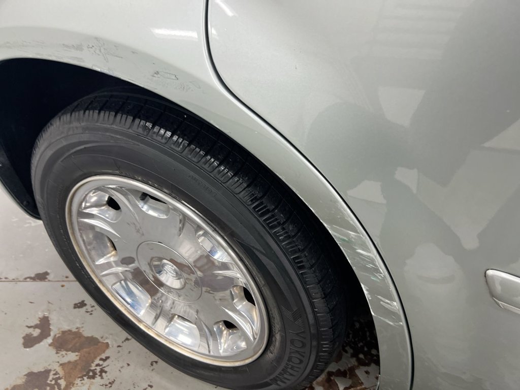 Used 2005 Chrysler 300 Touring RWD image 31