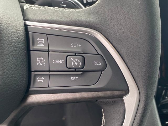 New 2025 Jeep Grand Cherokee Limited w/ Luxury Tech Group II image 19