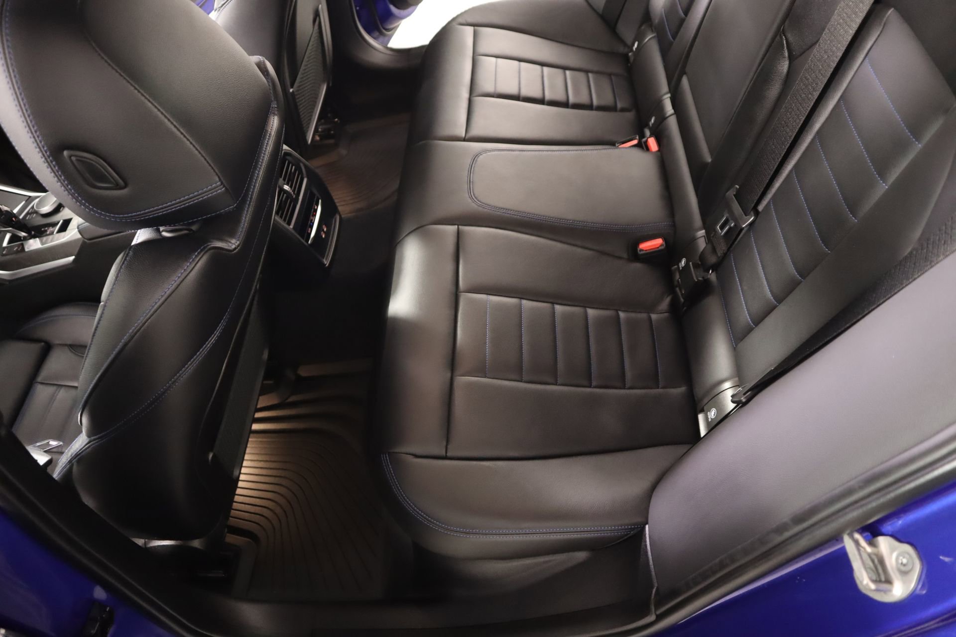 Used 2021 BMW 330i xDrive Sedan w/ M Sport Package image 13