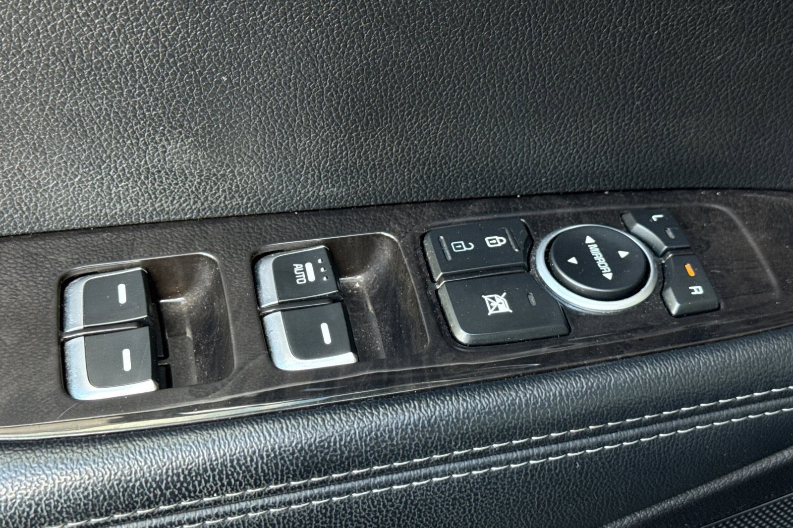 Used 2017 Kia Sorento LX w/ LX V6 Convenience Package FWD image 12