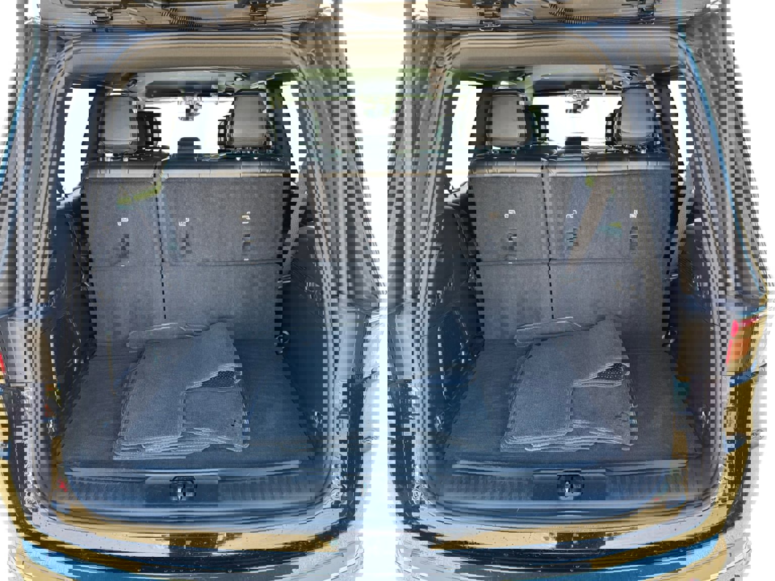 Used 2023 Jeep Wagoneer 4WD image 19