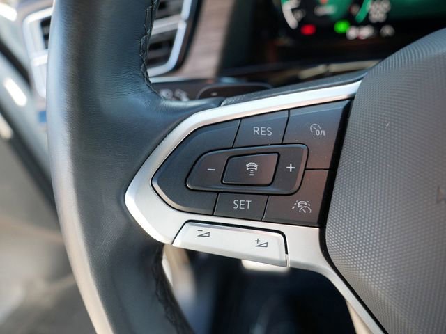 Certified 2025 Volkswagen Atlas SEL Premium R-Line image 25