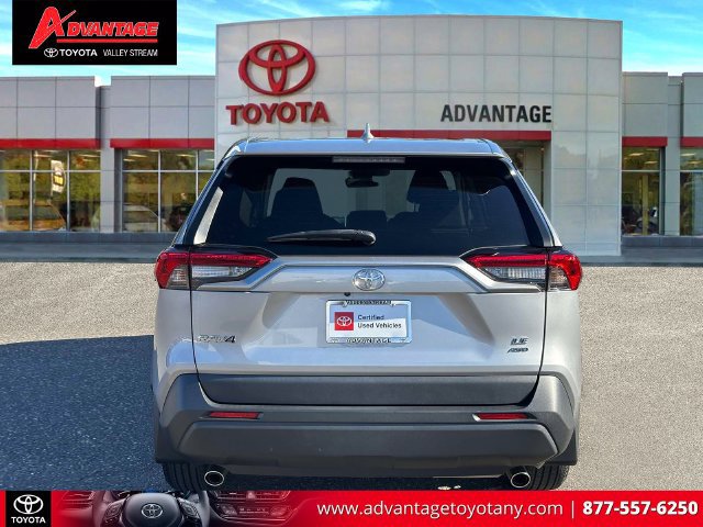 Used 2024 Toyota RAV4 LE AWD/4WD image 8