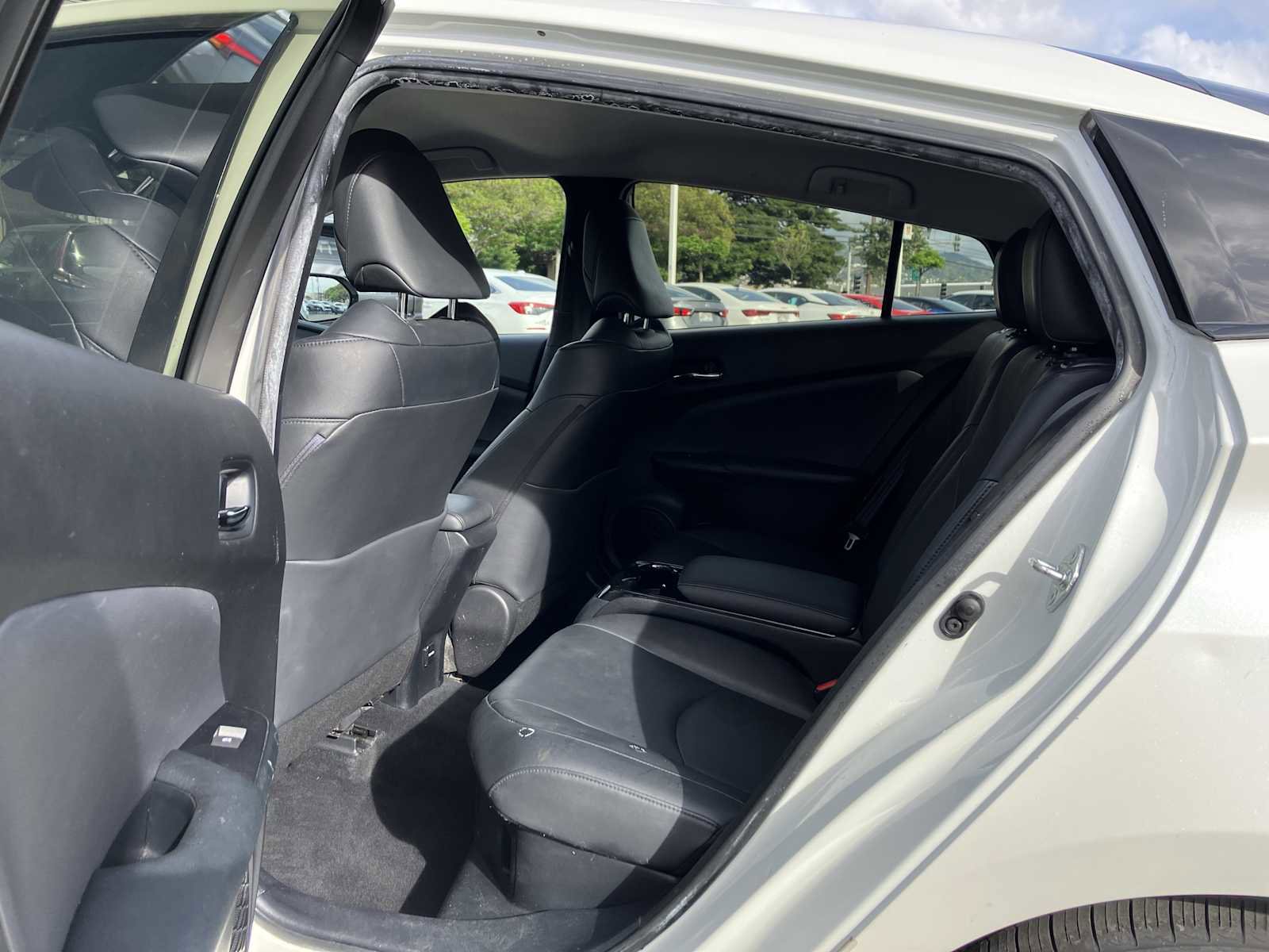 Used 2017 Toyota Prius Prime Plus image 9