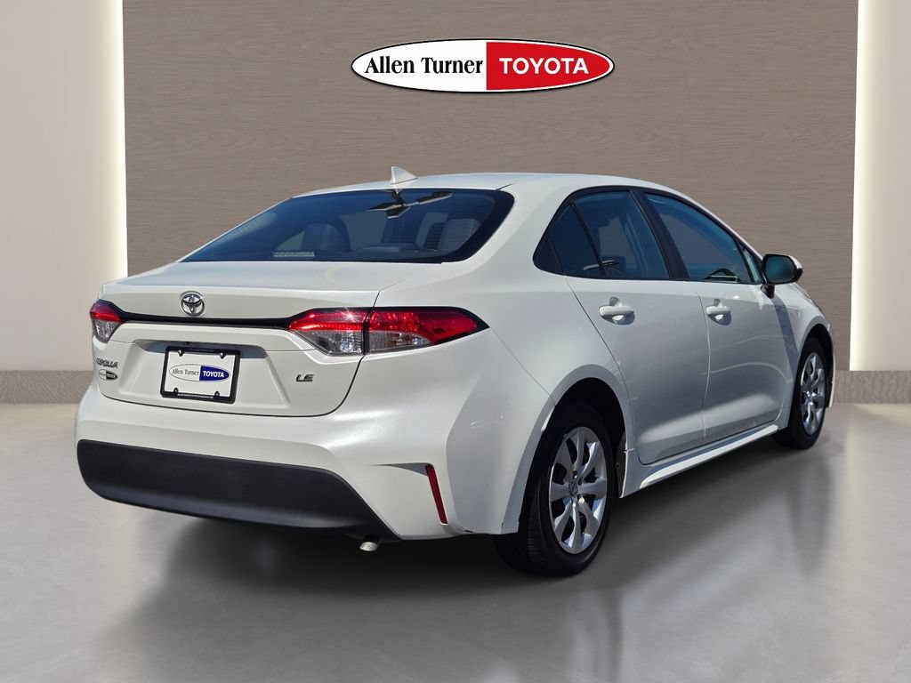 Used 2025 Toyota Corolla LE FWD image 6