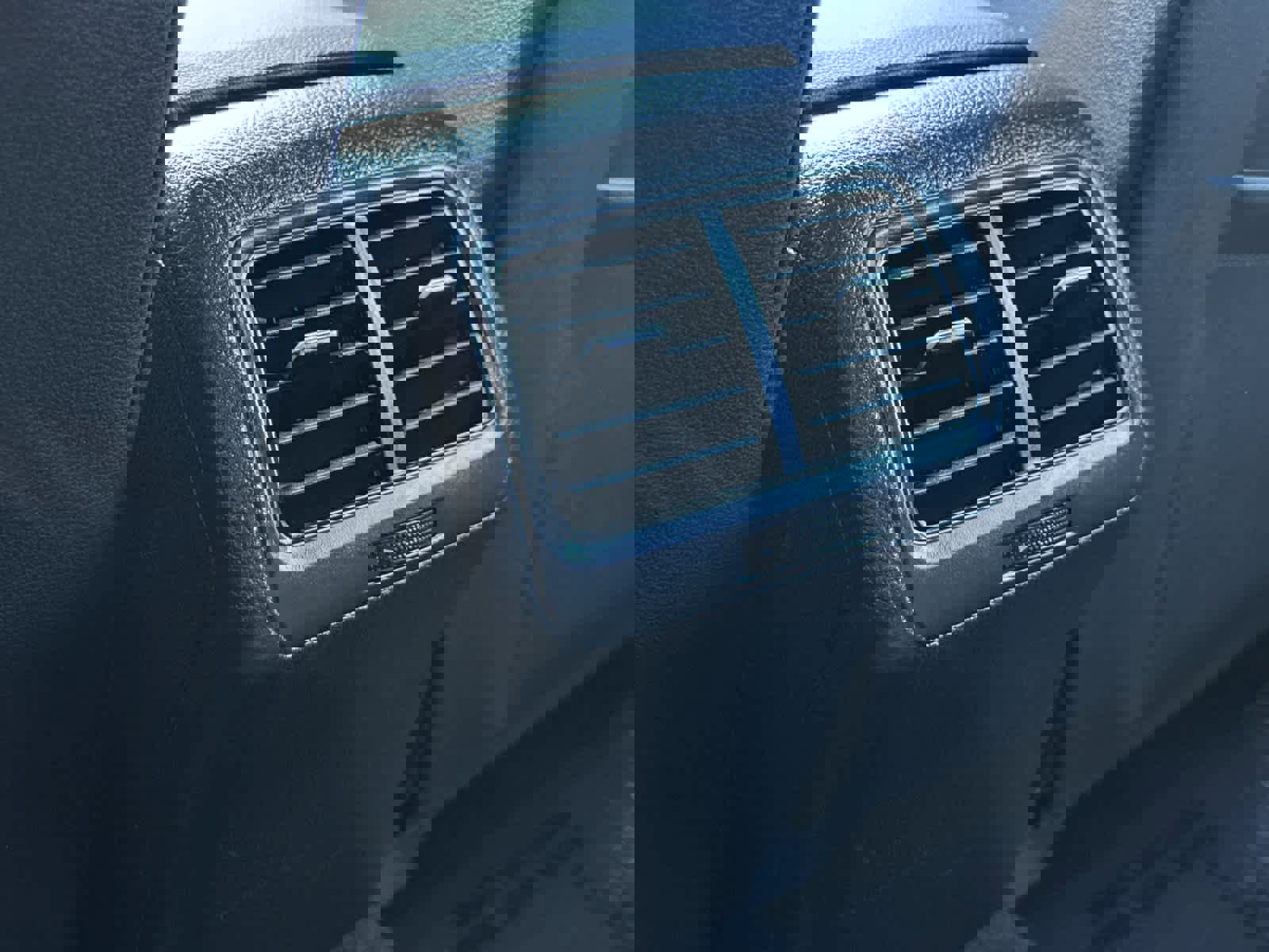 Used 2019 Volkswagen Golf R 4-Door image 14