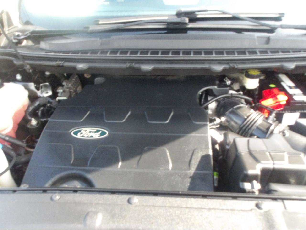 Used 2015 Ford Edge Titanium w/ Equipment Group 301A FWD image 28