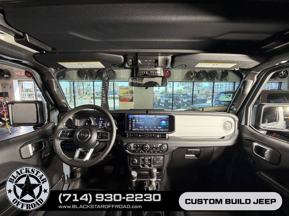 Used 2025 Jeep Wrangler Unlimited Sahara w/ Safety Group AWD/4WD image 26