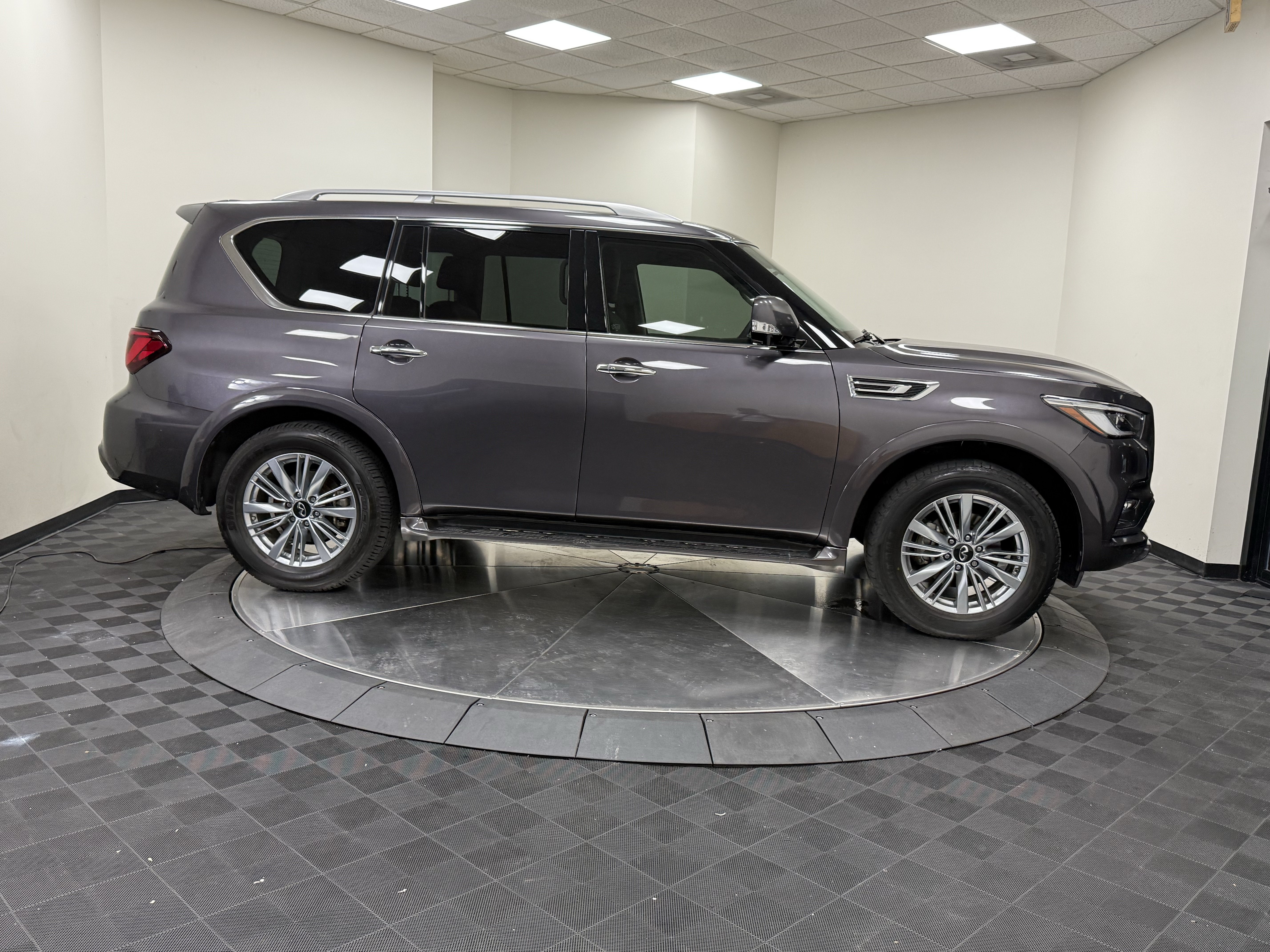 Certified 2023 INFINITI QX80 Luxe w/ Cargo Package RWD image 8