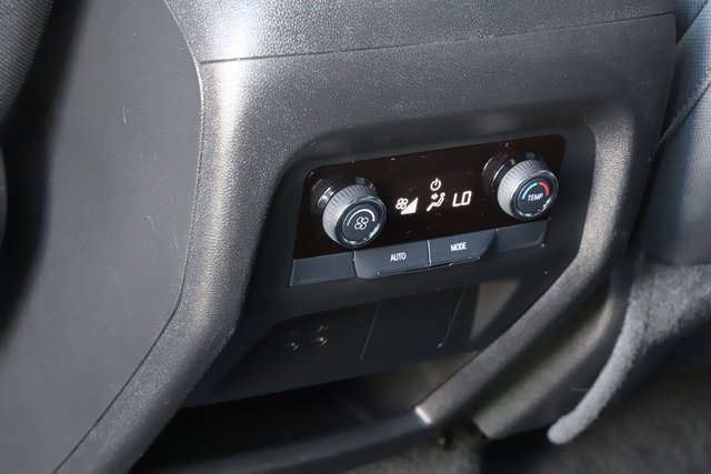 Used 2025 Chevrolet Traverse LT image 19