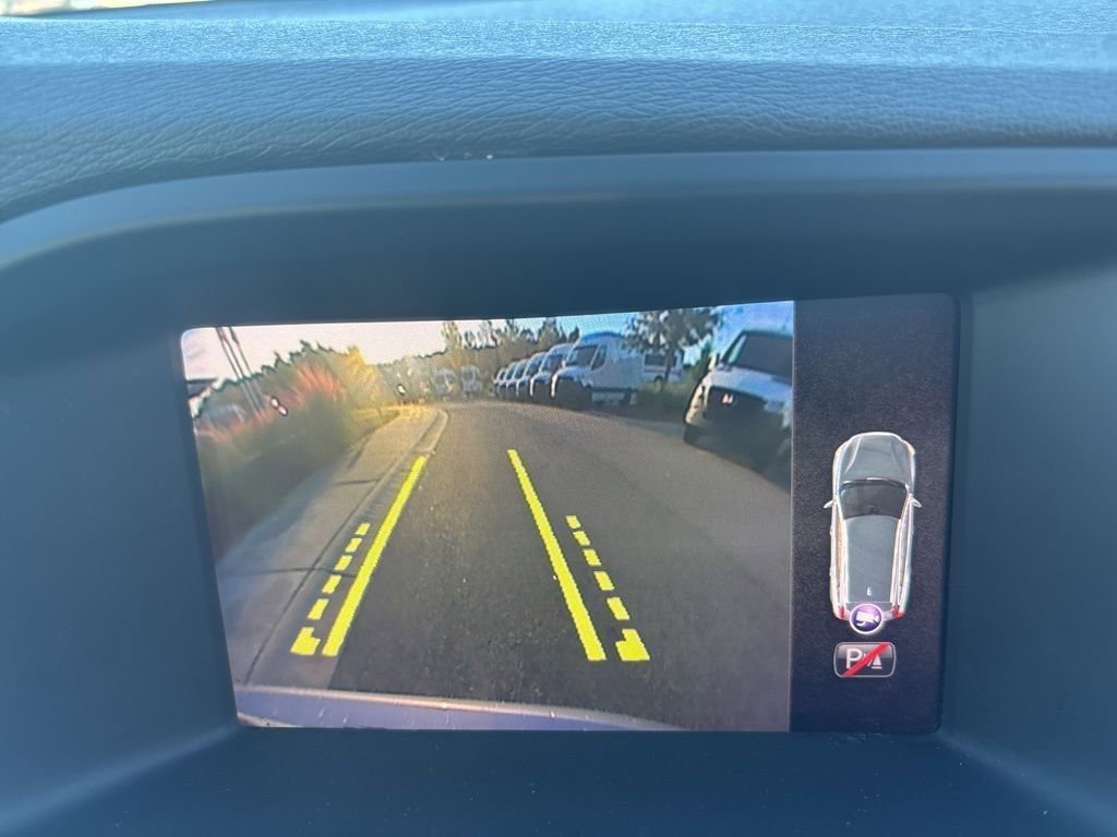 Used 2018 Volvo V60 T5 Dynamic w/ Vision Package image 39