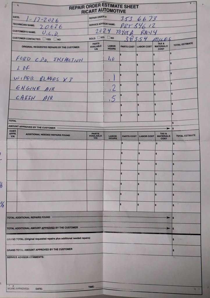 Used 2024 Toyota RAV4 LE image 4