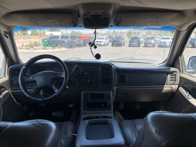 Used 2005 Chevrolet Tahoe LT w/ LT Preferred Equipment Group AWD/4WD image 9