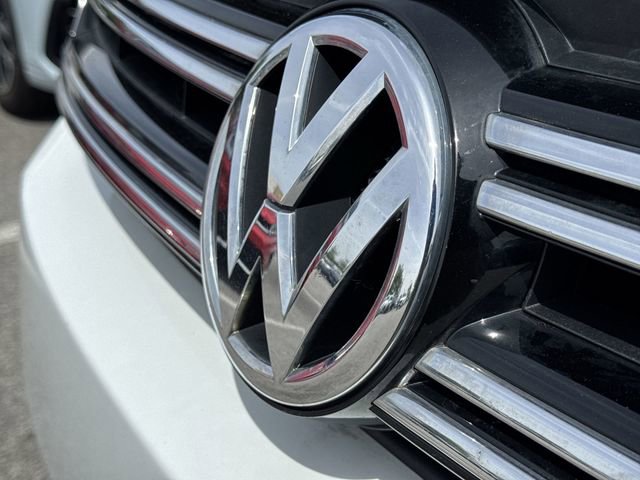Used 2017 Volkswagen Tiguan Limited w/ Premium Package AWD/4WD image 30