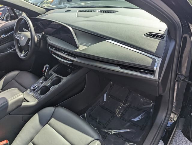 Used 2025 Cadillac XT4 Premium Luxury image 19