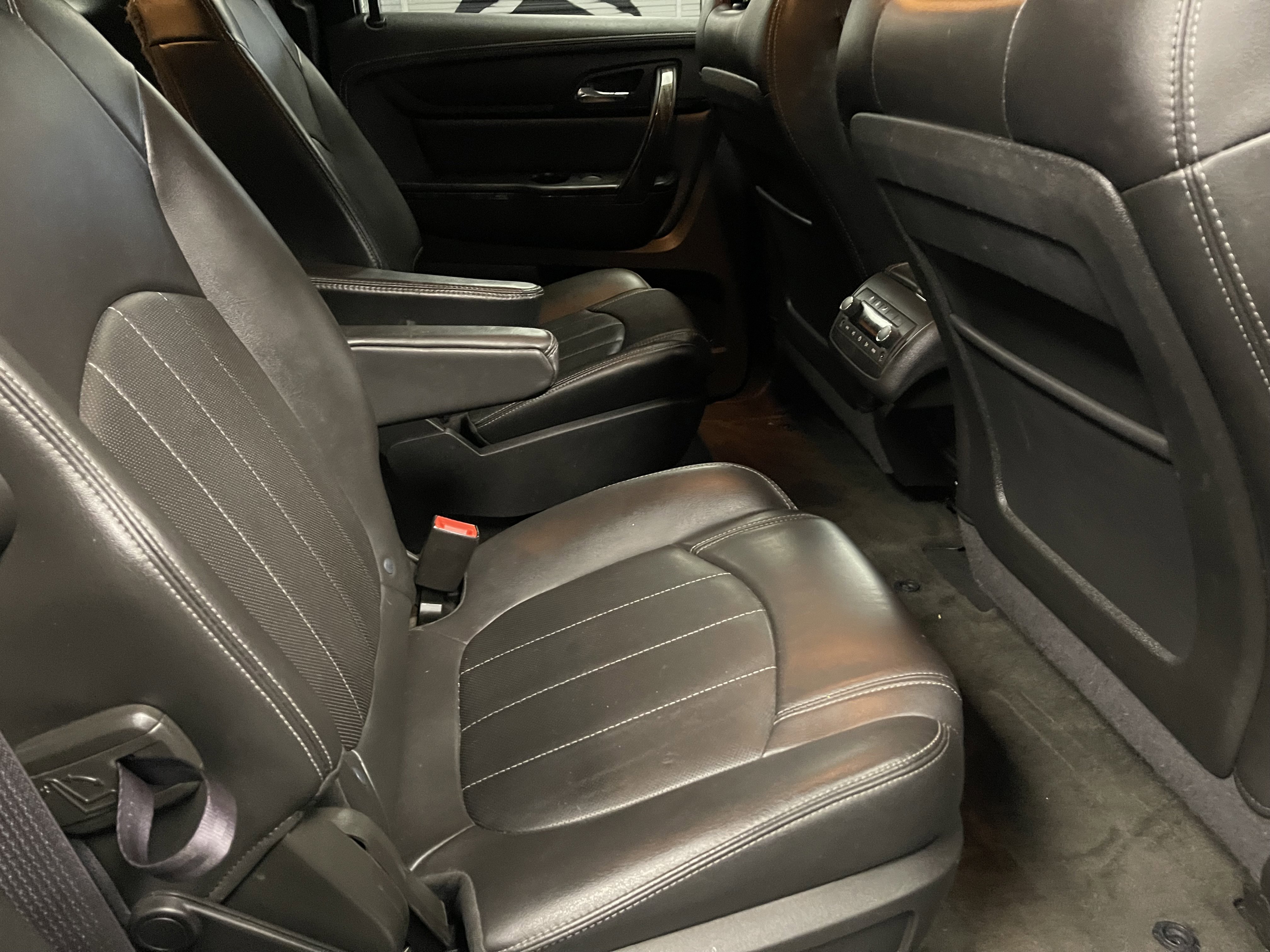 Used 2015 GMC Acadia SLT FWD image 16