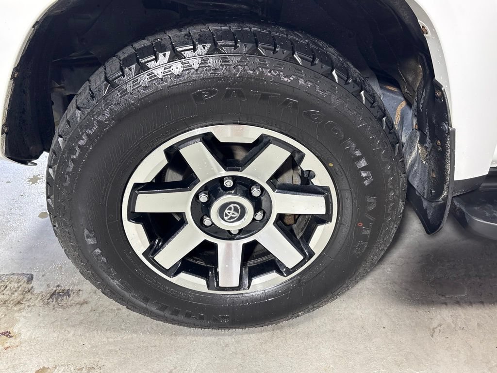 Used 2022 Toyota 4Runner TRD Off-Road Premium AWD/4WD image 12