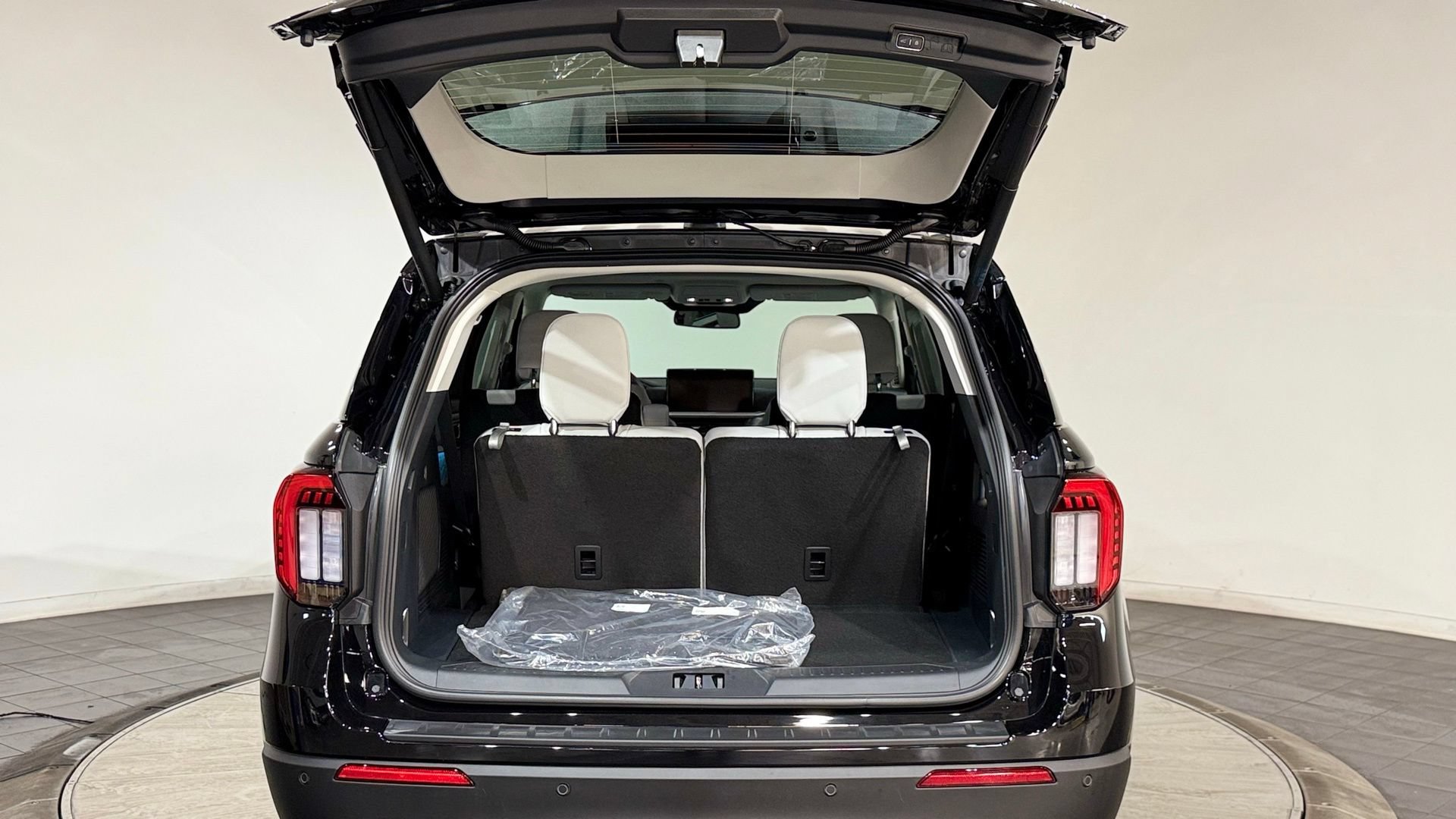 New 2026 Ford Explorer Platinum w/ LUX Leather Package AWD/4WD image 34