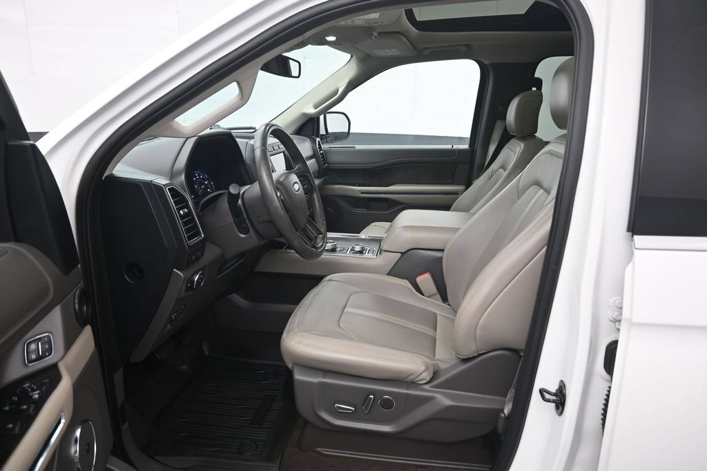 Used 2020 Ford Expedition Limited w/ Equipment Group 302A AWD/4WD image 9