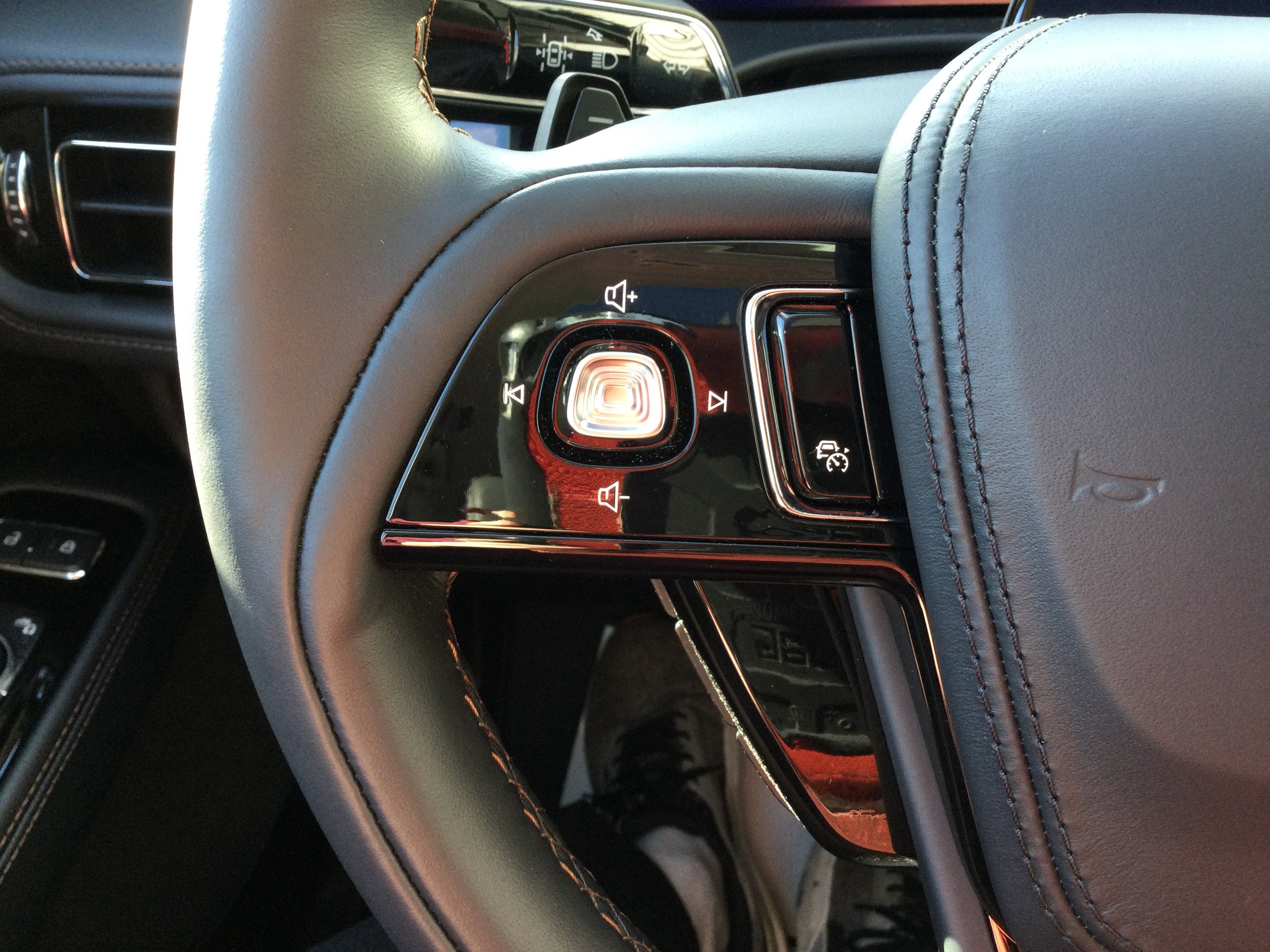 New 2026 Lincoln Aviator AWD image 13