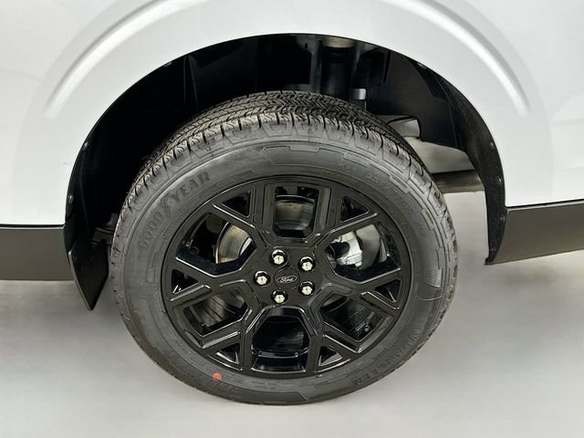 New 2026 Ford Maverick Lariat w/ Black Appearance Package image 32